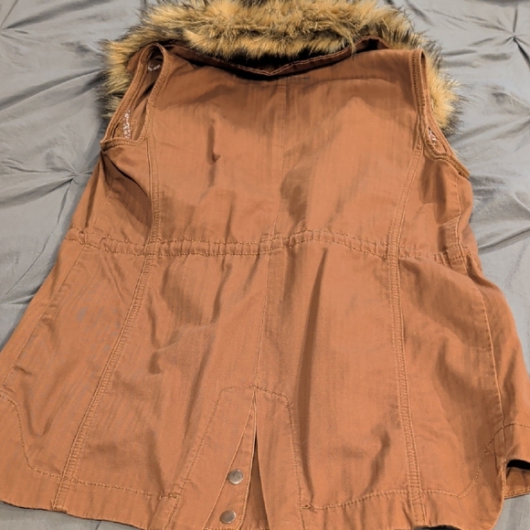 Anthropologie Tan Vest with Faux Fur Trim - Picture 4 of 4
